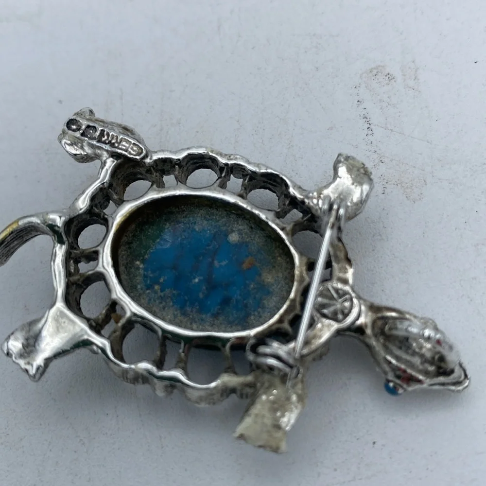 VTG silvertone turtle turquoise color stone by Gerrys pendant brooch pin western
